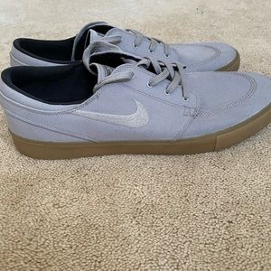 Men’s Stefan Janoskis
